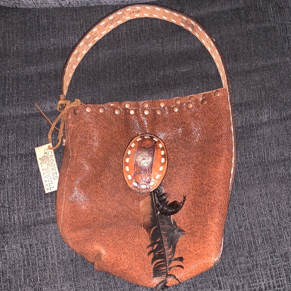 CROOKED SKULL LEATHER bucket purse